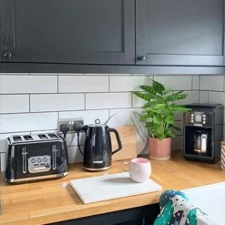 Morphy Richards Verve Black Jug Kettle 19 Morphy Richards Verve Black Jug Kettle -KitchenVibe Zone 103010 1