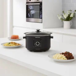 Morphy Richards Easy Time 3.5L Slow Cooker -KitchenVibe Zone 460021 lifestyle 3 1