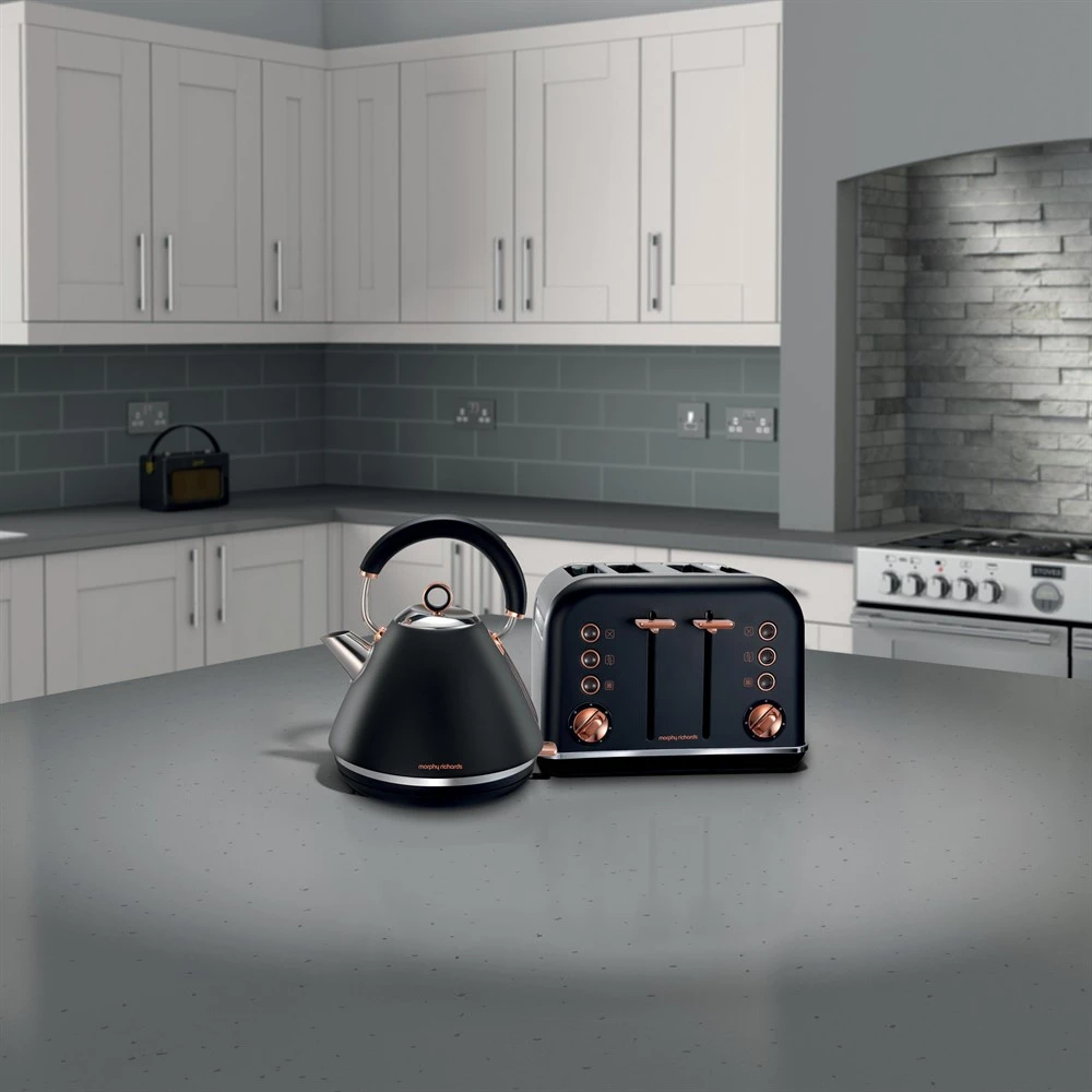 Morphy Richards Accents Rose Gold and Black Traditional Kettle 5 Morphy Richards Accents Rose Gold and Black Traditional Kettle - Image 3